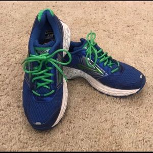 Brooks GTS 14 Boys Sz 3